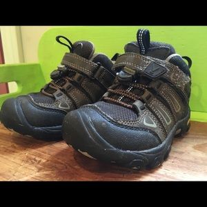 Keens hiking boots